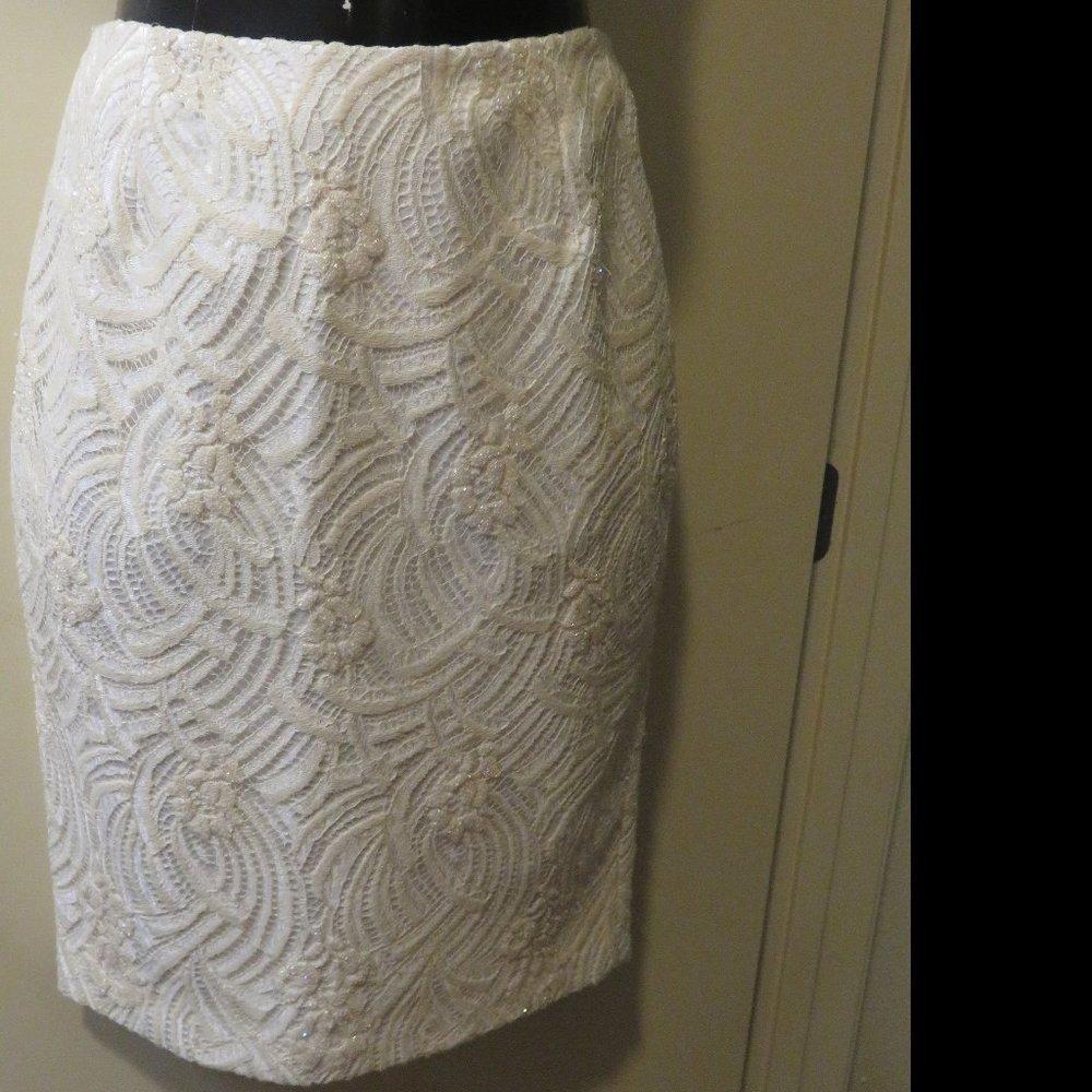 CARMEN MARC VALVO BEADED LACE SIGNATURE SKIRT/SZ 4